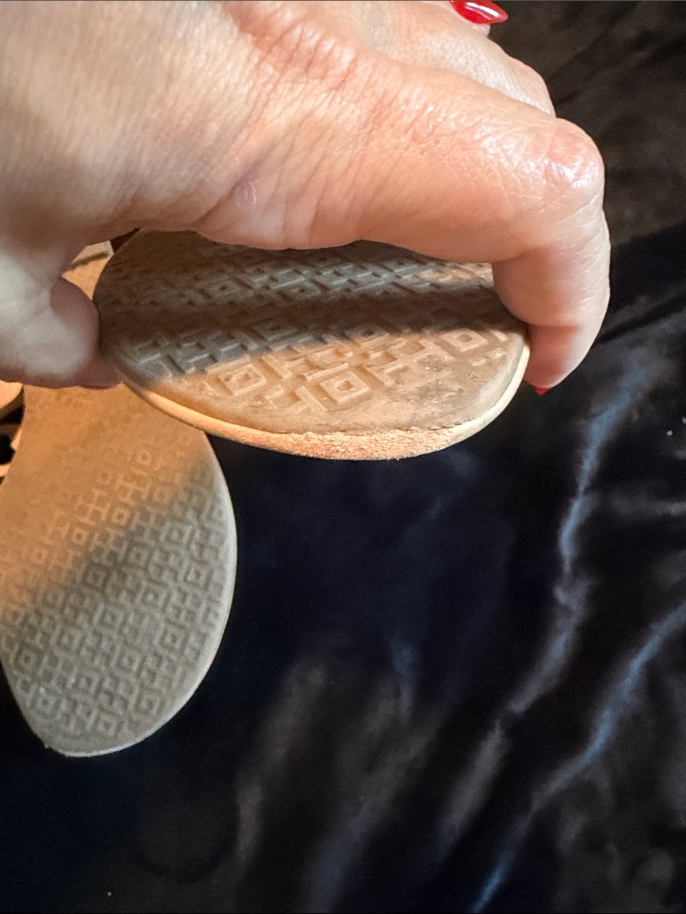 Tory Burch Light Beige Leather Logo Thong Sandals - Picture 7 of 7